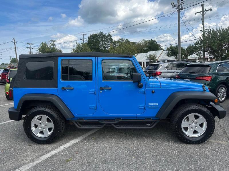 Jeep Wrangler Unlimited Sport 4WD 2011
