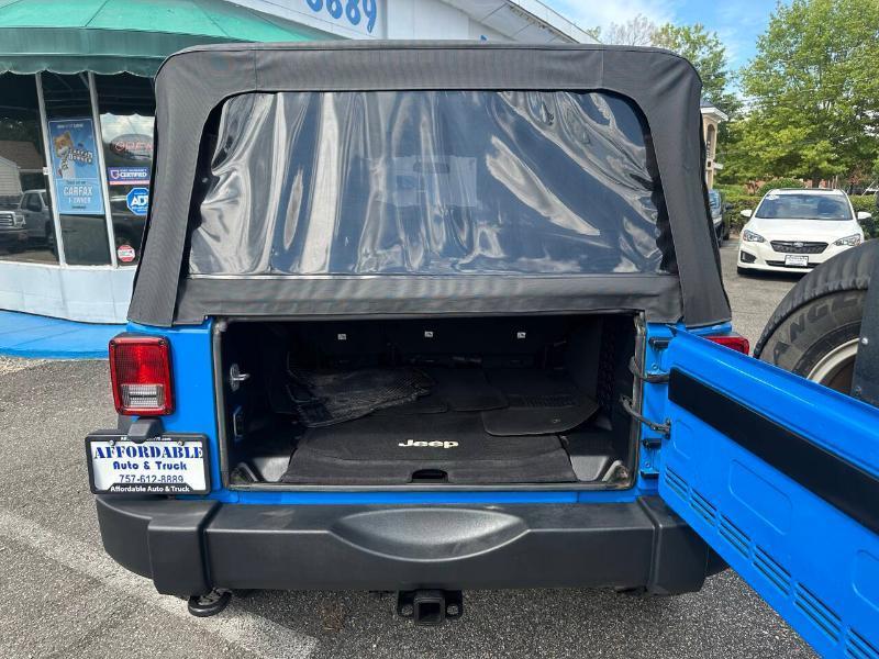 Jeep Wrangler Unlimited Sport 4WD 2011