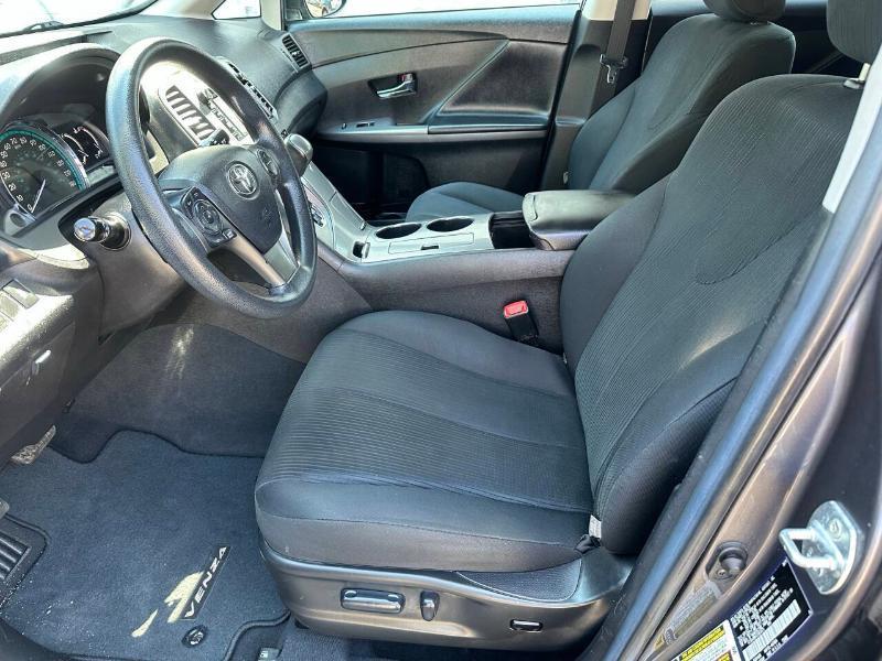 Toyota Venza LE I4 AWD 2014