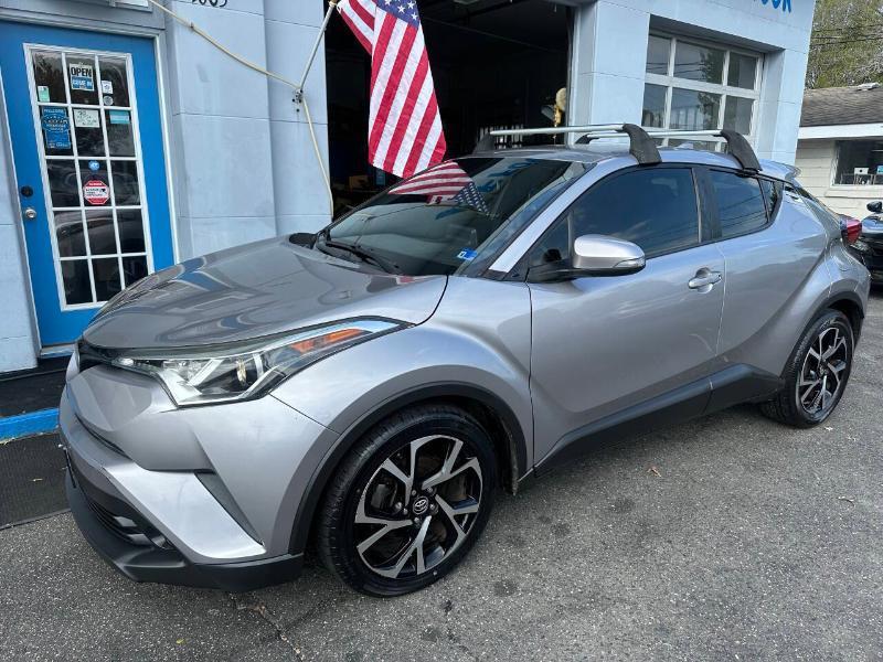 Toyota C-HR XLE 4D SUV 2019