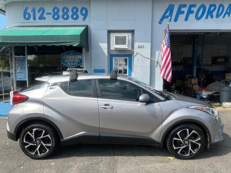 Toyota C-HR XLE 4D SUV 2019