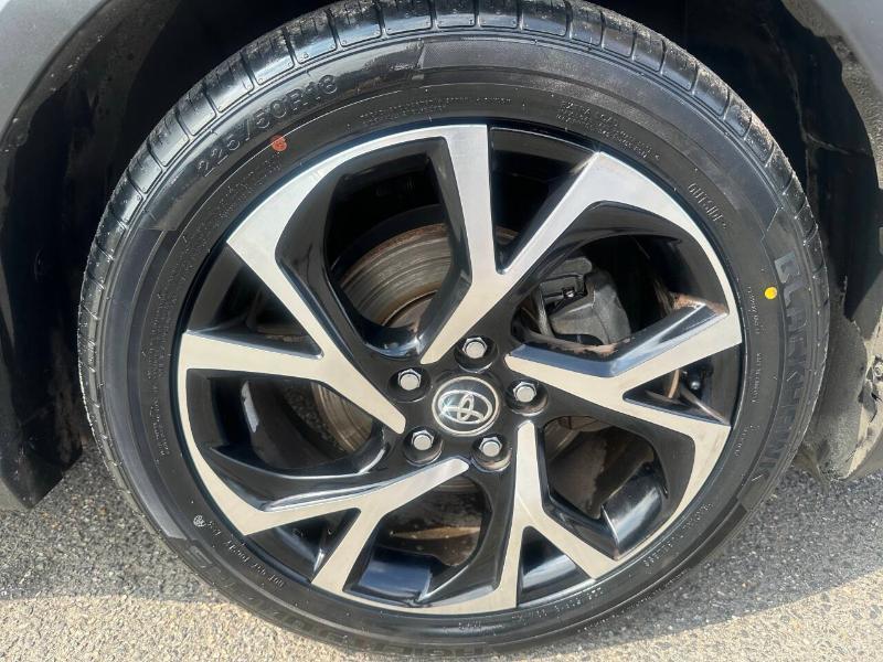 Toyota C-HR XLE 4D SUV 2019