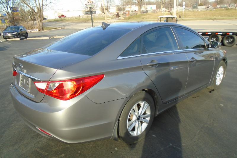 Hyundai Sonata GLS 2012