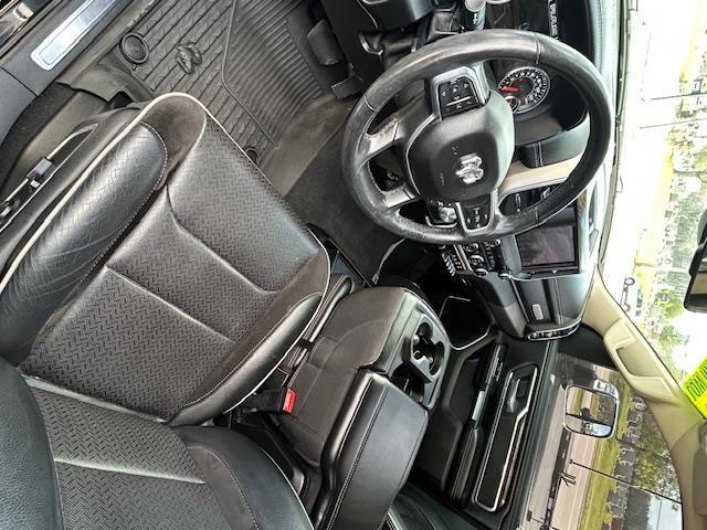 RAM 1500 Laramie Crew Cab 4WD 2019