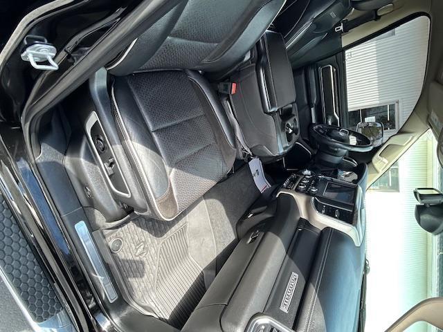 RAM 1500 Laramie Crew Cab 4WD 2019