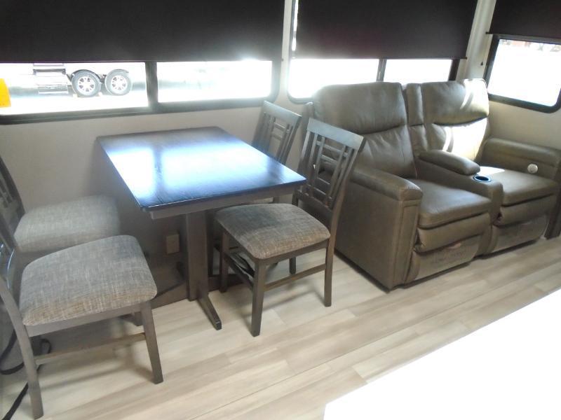 Grand Design Solitude  2022
