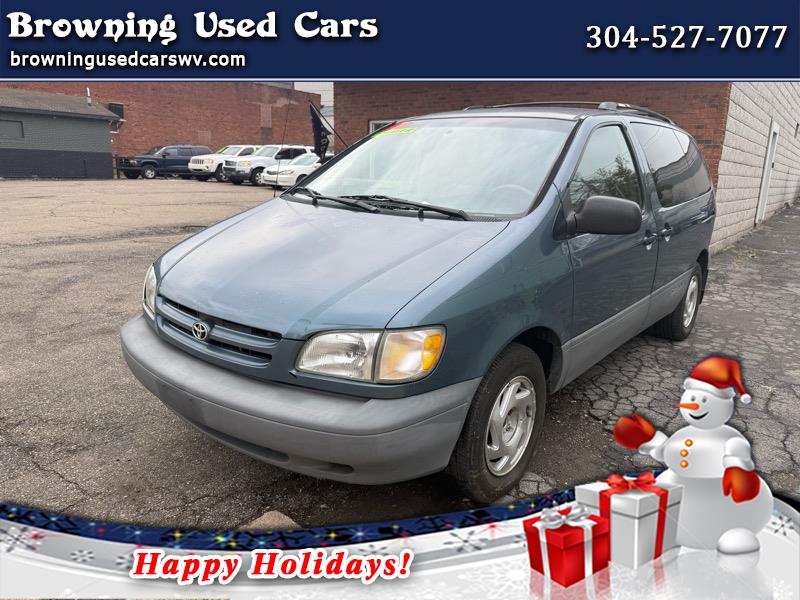 2000 Toyota Sienna LE 4-Door