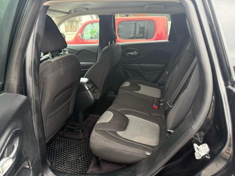 Jeep Cherokee Sport 4WD 2016