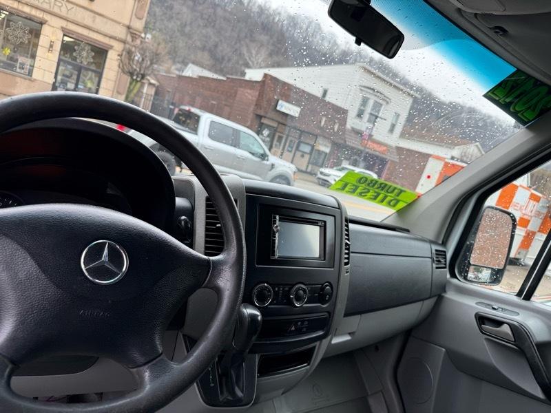 Mercedes-Benz Sprinter 2500 High Roof 144-in. WB 2012