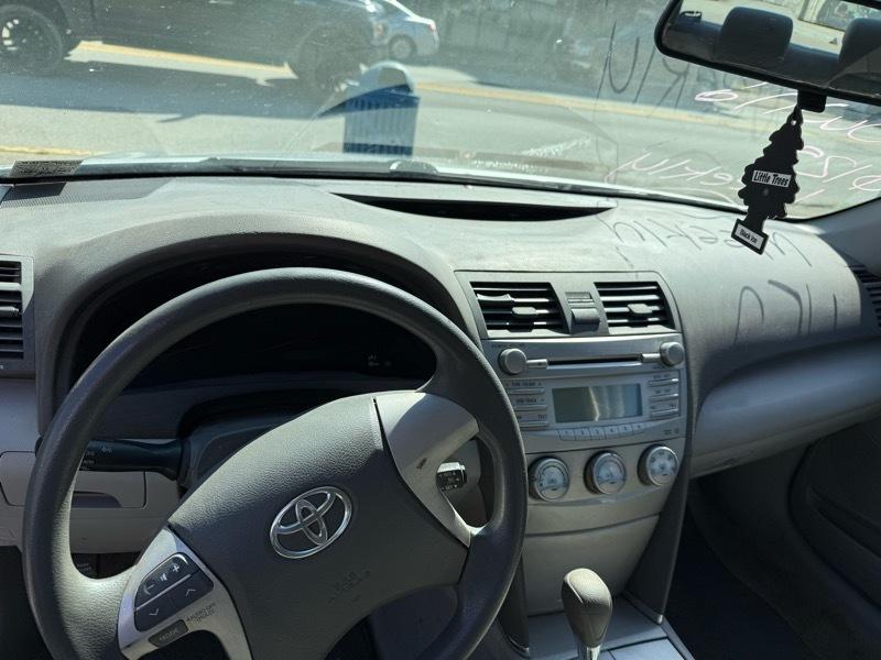 Toyota Camry SE 6-Spd MT 2010