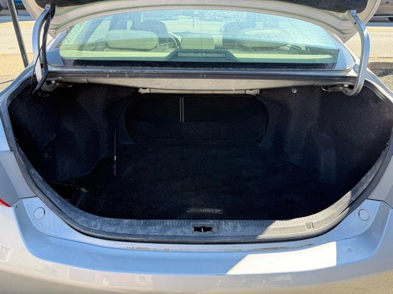 Toyota Camry SE 6-Spd MT 2010