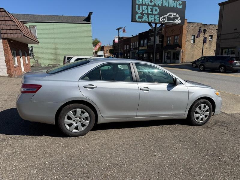 Toyota Camry SE 6-Spd MT 2010