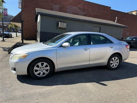 2010 Toyota Camry SE 6-Spd MT