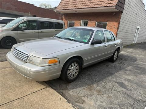 2004 Ford Crown Victoria LX
