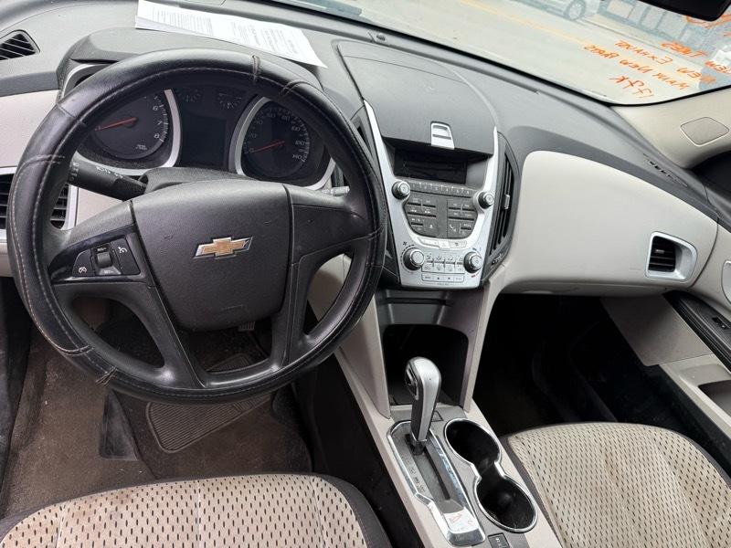 Chevrolet Equinox LS 2WD 2011