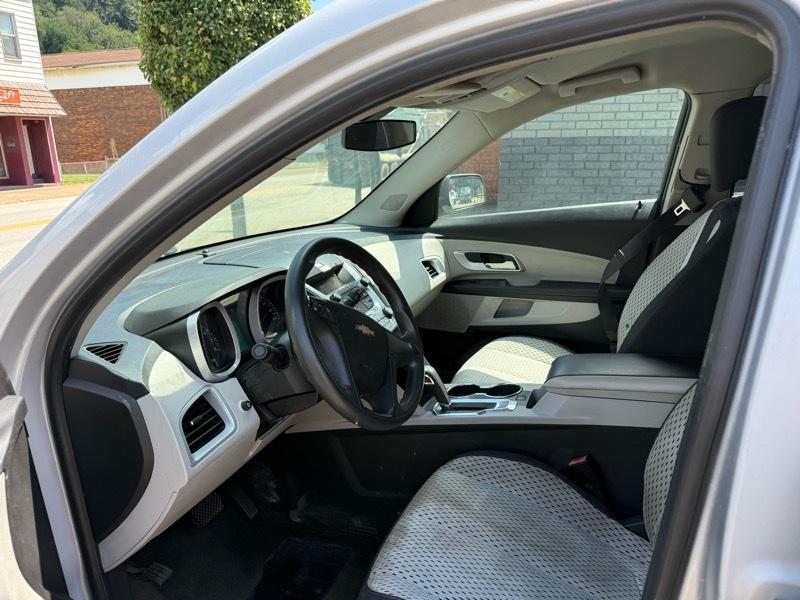 Chevrolet Equinox LS 2WD 2011