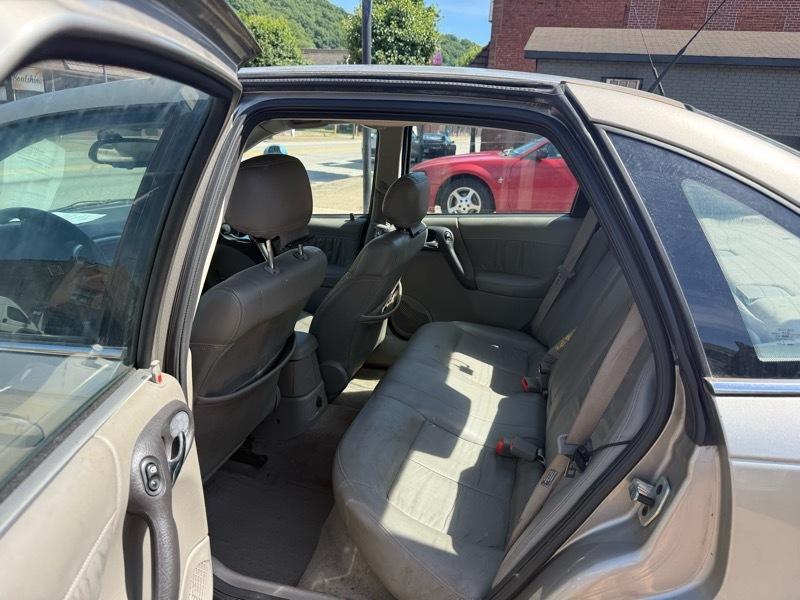 Saturn L-Series Sedan L300 2003