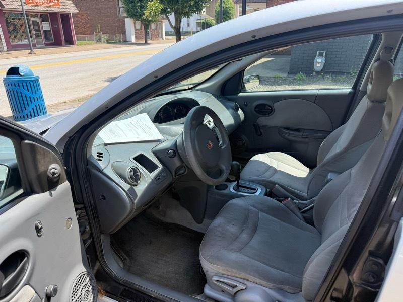 Saturn ION Sedan 2 2004