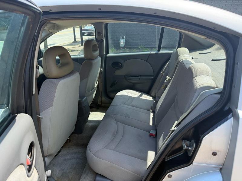 Saturn ION Sedan 2 2004