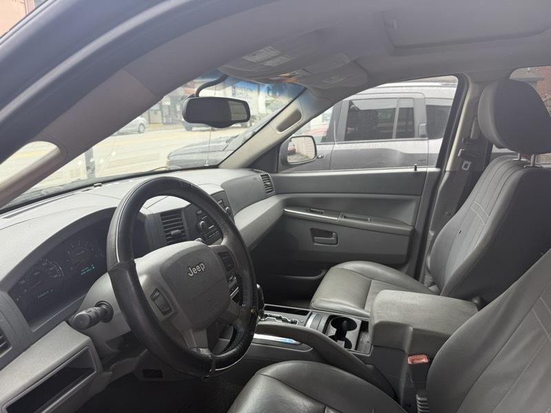 Jeep Grand Cherokee Laredo 2WD 2006