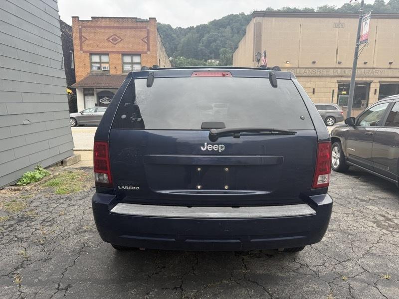 Jeep Grand Cherokee Laredo 2WD 2006