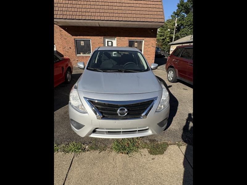 2017 Nissan Versa 1.6 S 5M