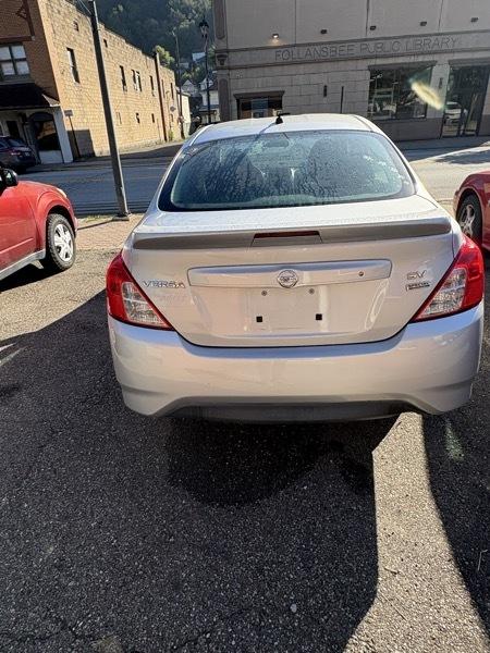 Nissan Versa 1.6 S 5M 2017