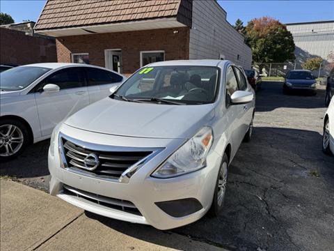 2017 Nissan Versa 1.6 S 5M