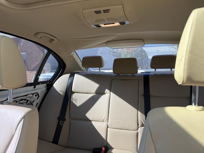 BMW 3-Series 325i Sedan 2006