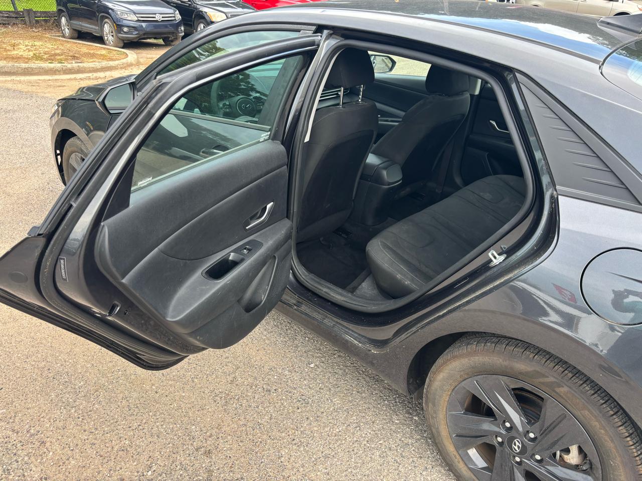 Hyundai Elantra SEL 2021
