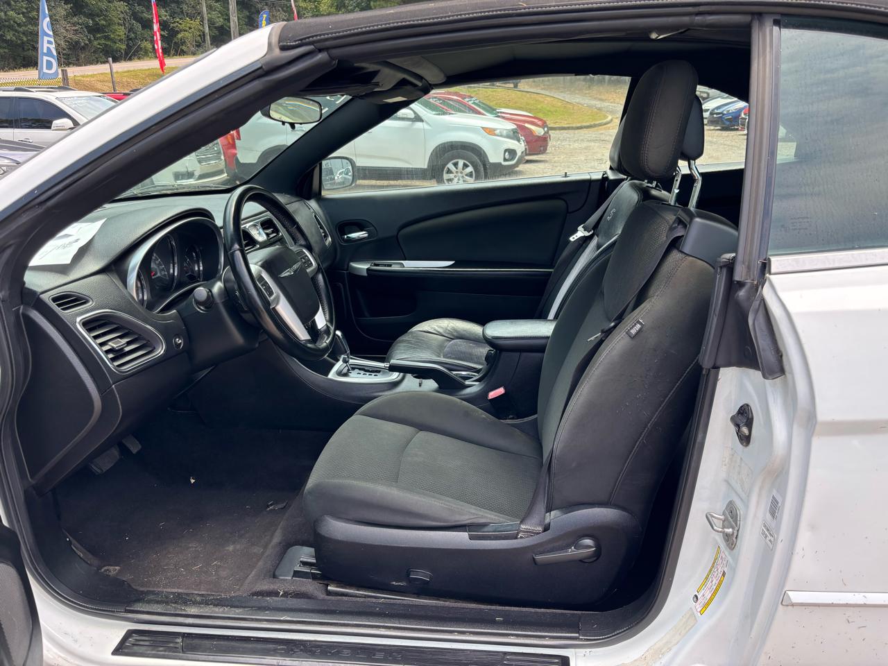 Chrysler 200 Touring Convertible 2011