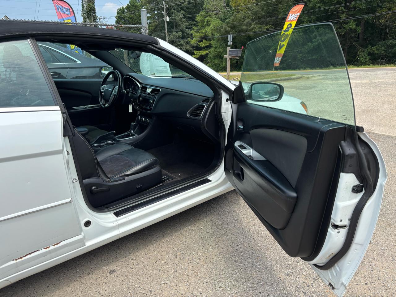 Chrysler 200 Touring Convertible 2011
