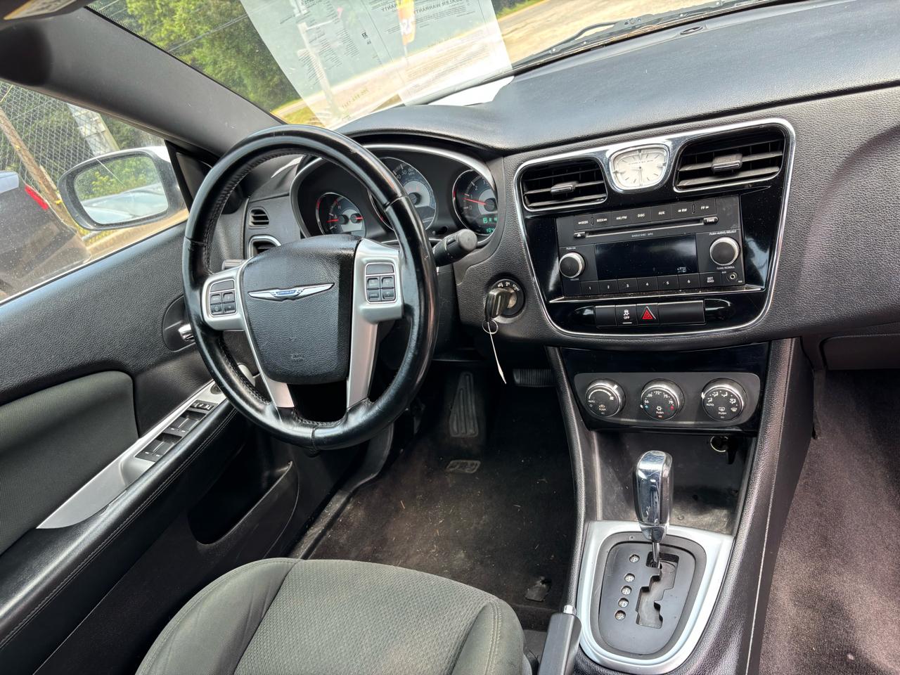 Chrysler 200 Touring Convertible 2011