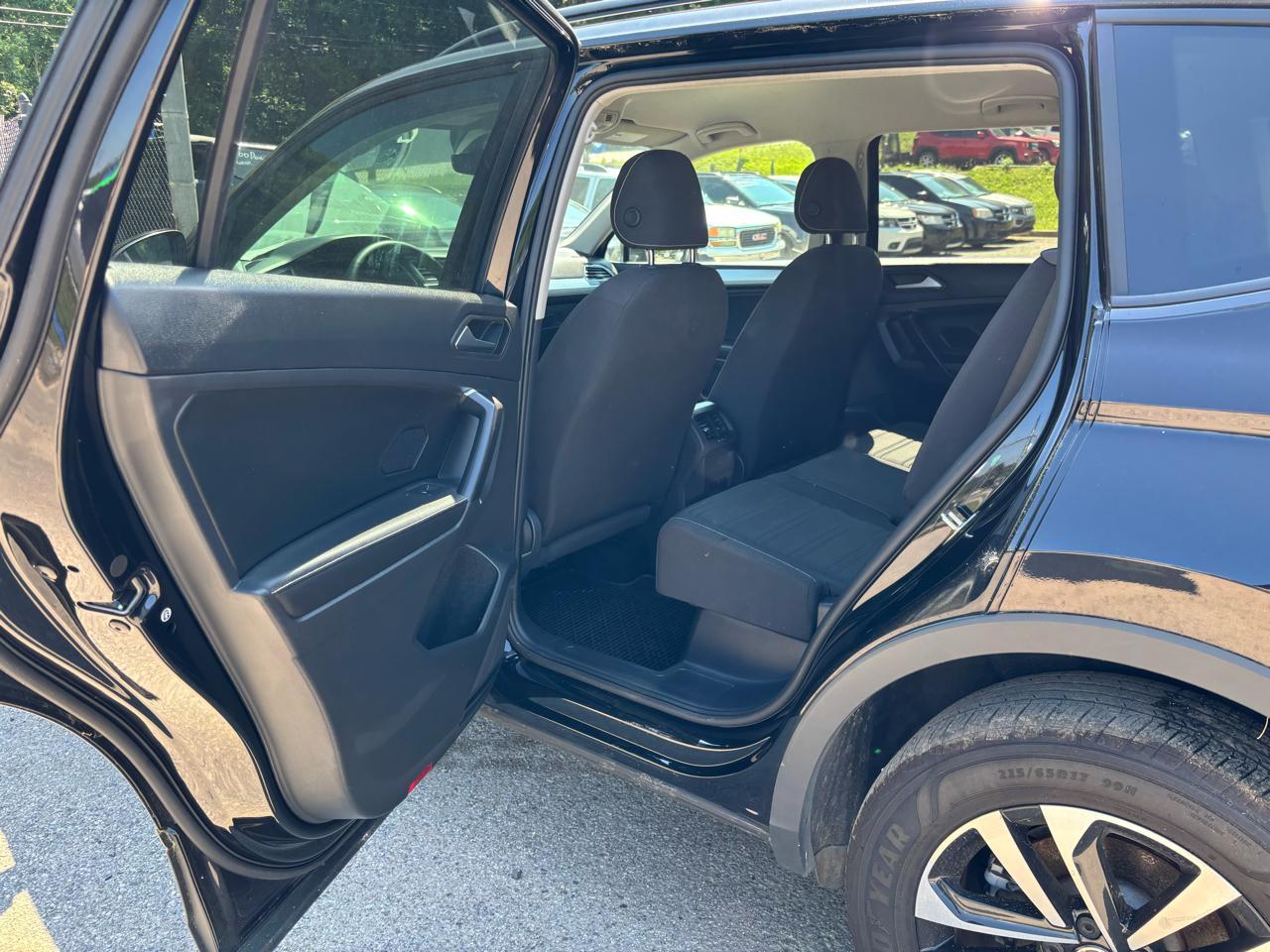 Volkswagen Tiguan S 2023