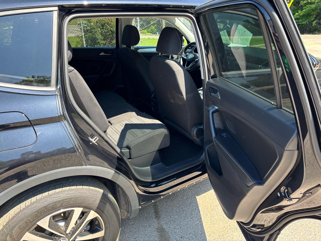 Volkswagen Tiguan S 2023