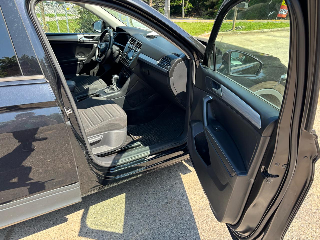Volkswagen Tiguan S 2023