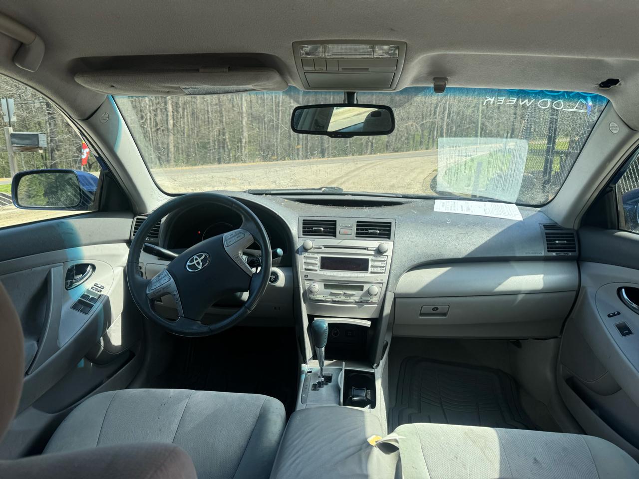 Toyota Camry Hybrid Sedan 2011