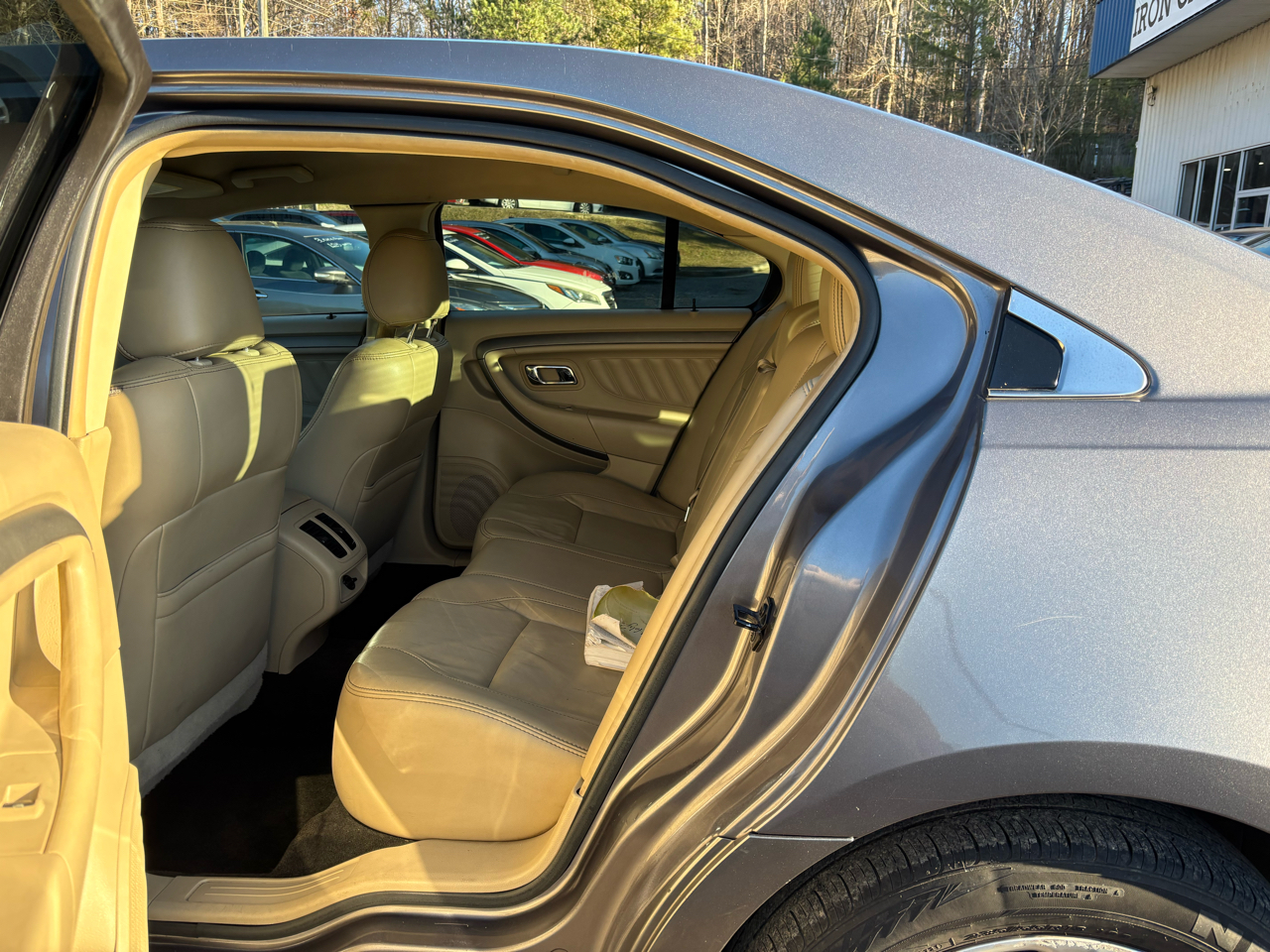 Ford Taurus SEL FWD 2013