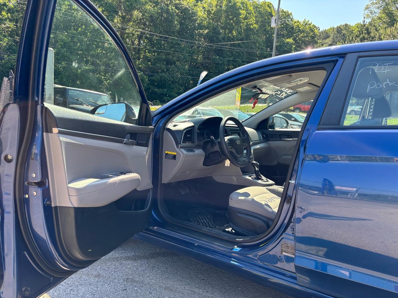 Hyundai Elantra SE 6AT 2018