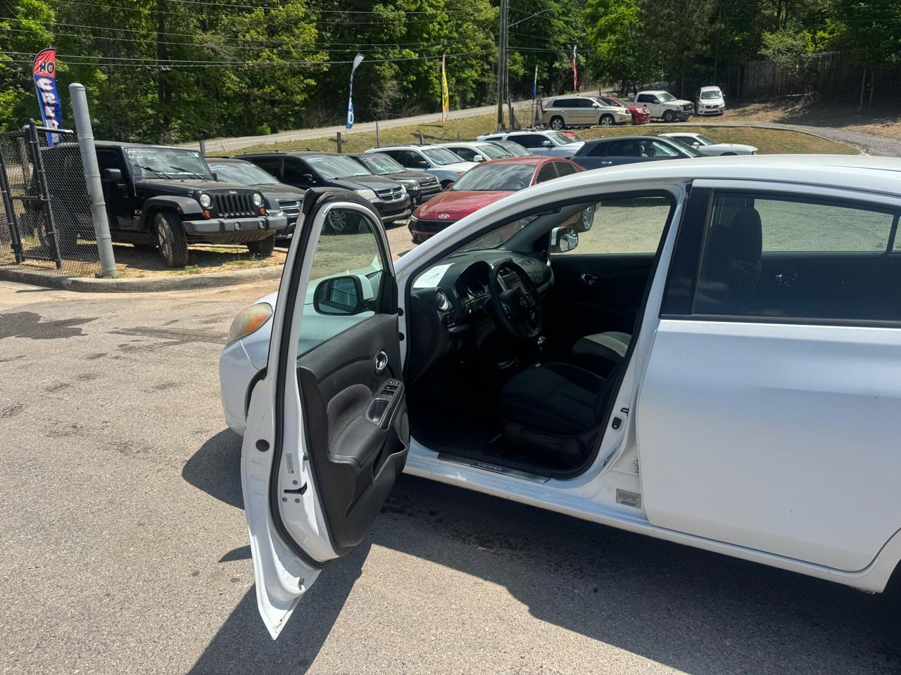 Nissan Versa 1.6 S 5M 2014