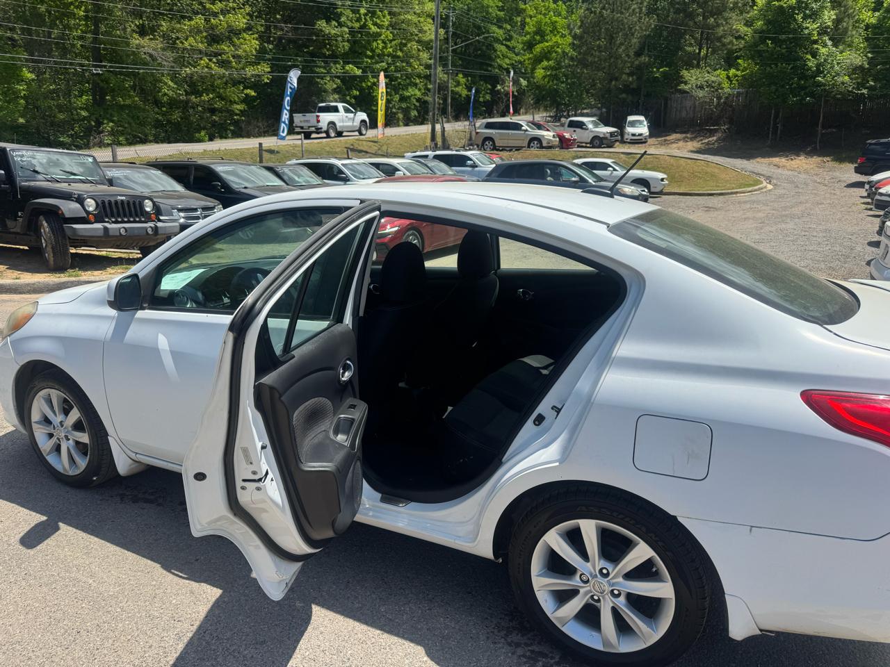 Nissan Versa 1.6 S 5M 2014