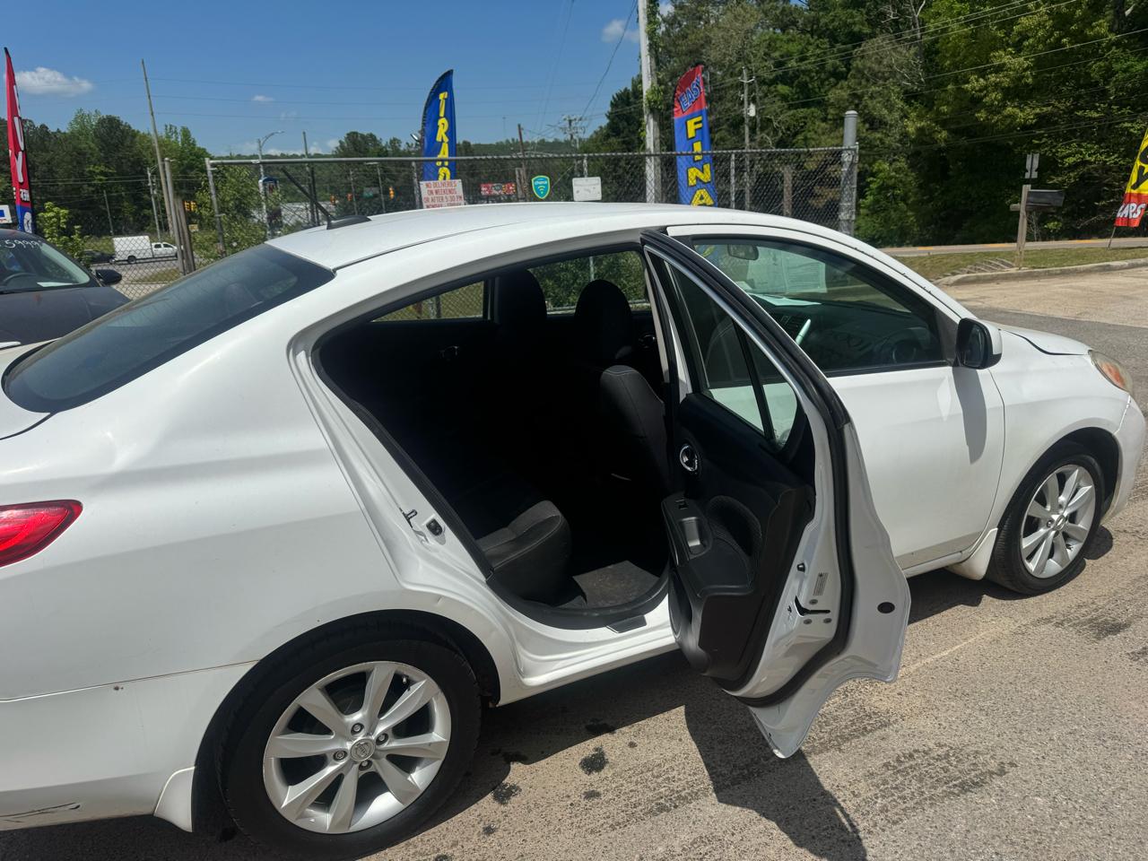Nissan Versa 1.6 S 5M 2014
