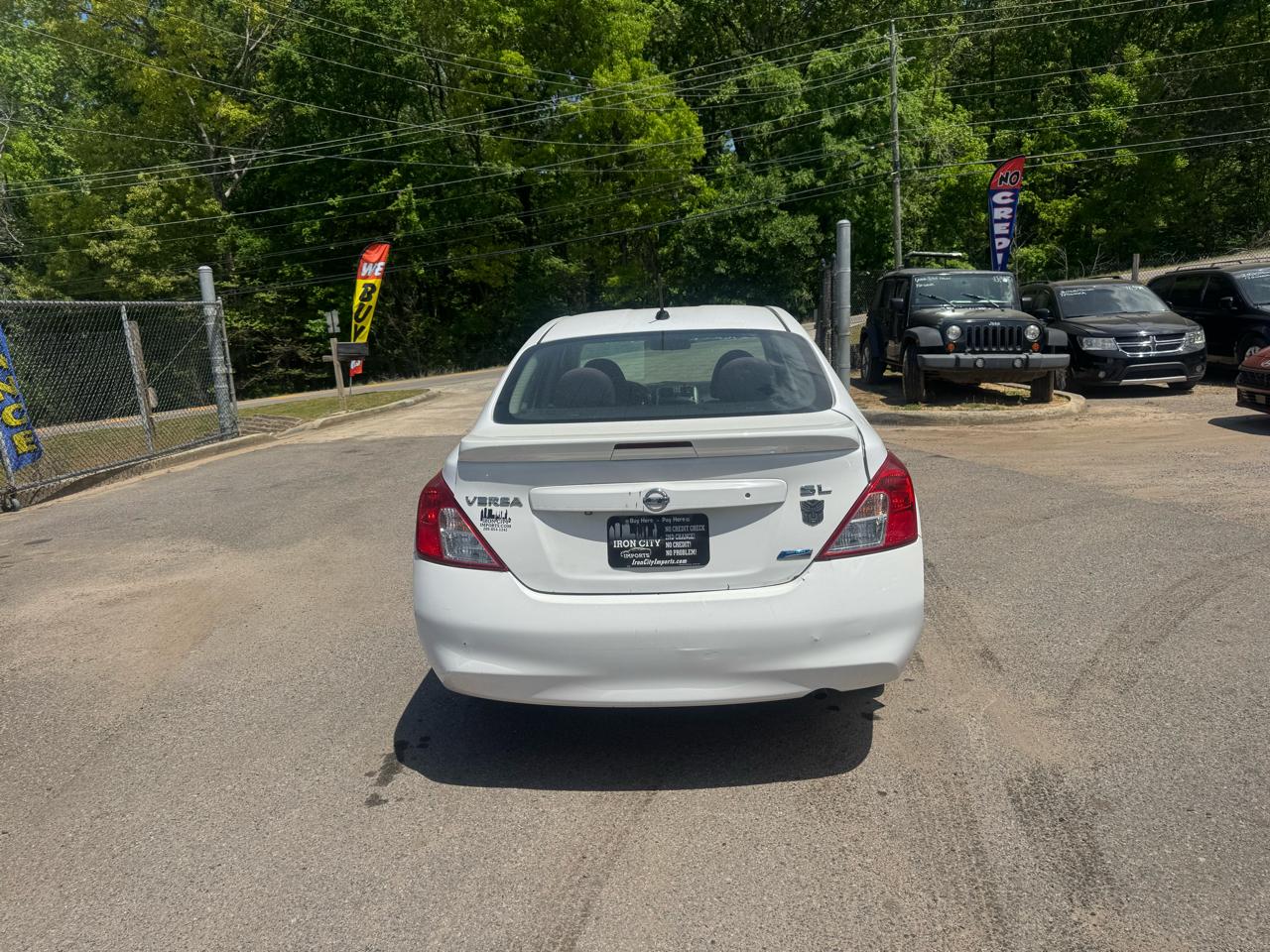 Nissan Versa 1.6 S 5M 2014