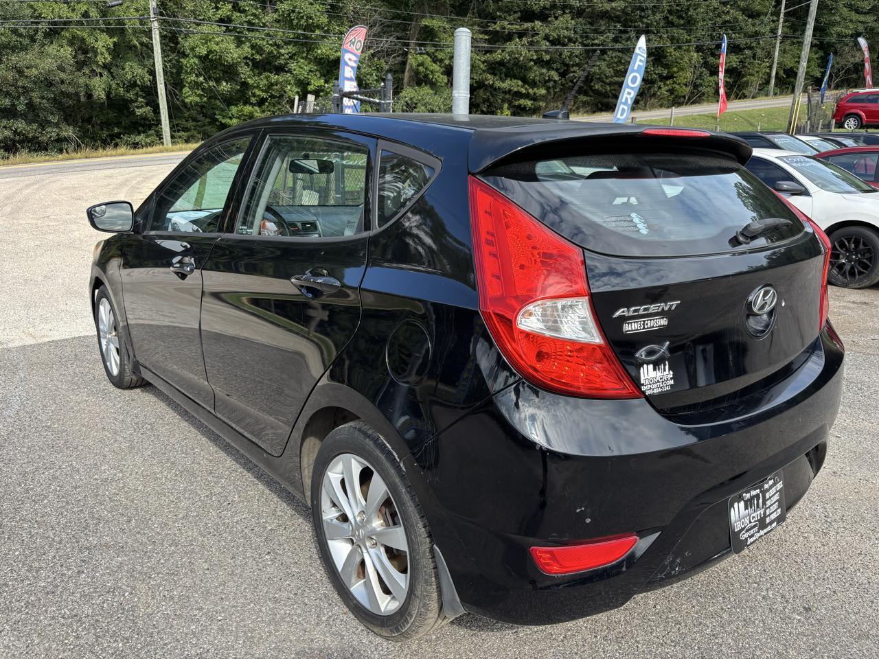 Hyundai Accent SE 5-Door 2014