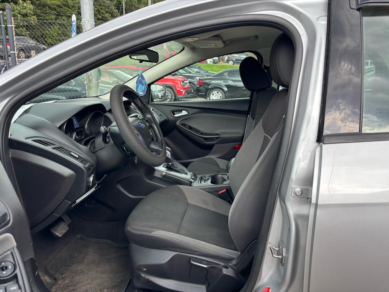 Ford Focus SE Sedan 2014