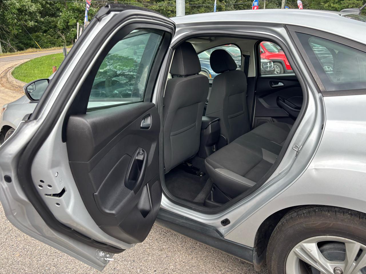 Ford Focus SE Sedan 2014