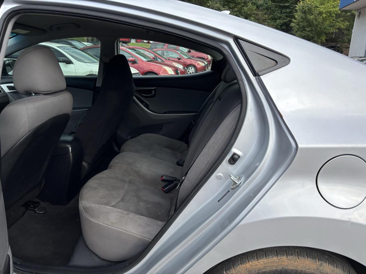Hyundai Elantra GLS M/T 2013