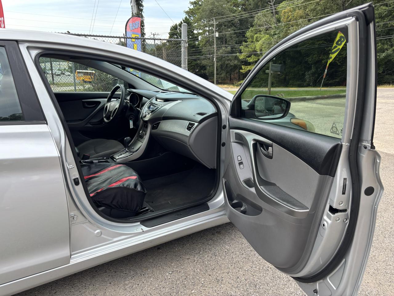 Hyundai Elantra GLS M/T 2013