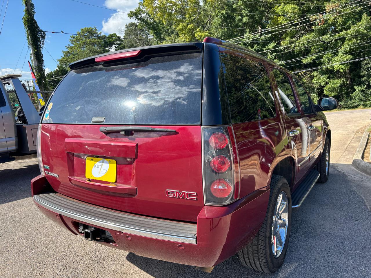 GMC Yukon Denali 2WD 2011