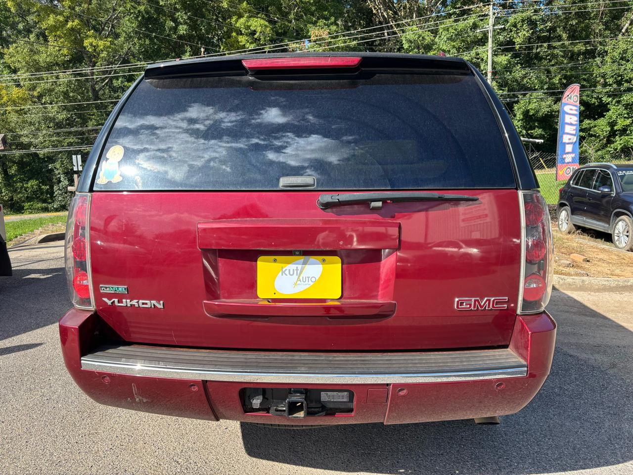 GMC Yukon Denali 2WD 2011